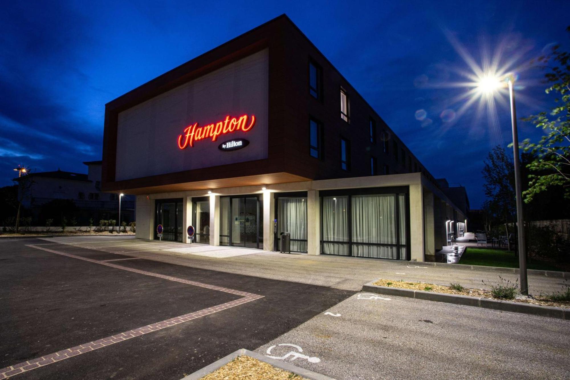 Hampton By Hilton Toulouse Airport Hotel Blagnac Buitenkant foto